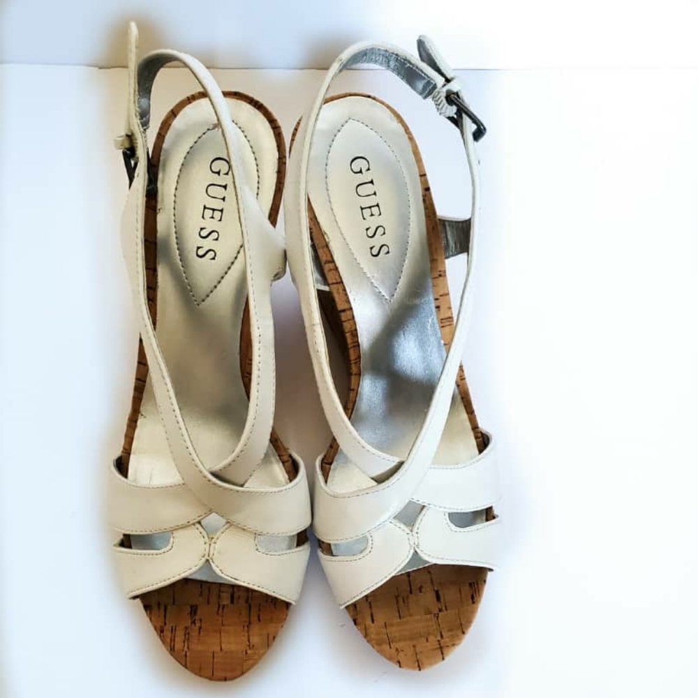 Shoe